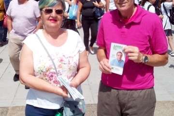  PP y GCC, a la caza de voto en el Mercadillo de Jinámar (Foto TA)